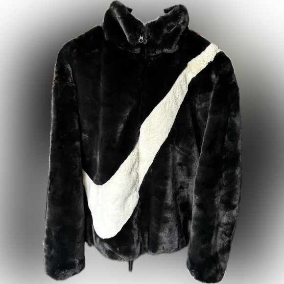 NWT Nike Black Faux Fur Plush Jacket Women’s Size M w/ White Swoosh - Picture 1 of 5